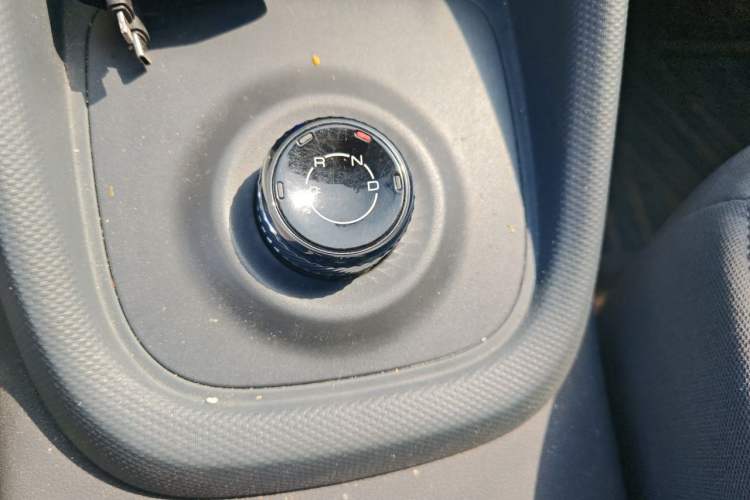 Used Wuling Hongguang New Energy 2024 All-Electric Model 300KM Practical Version Gear Lever