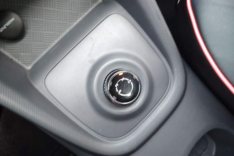 Used Wuling Hongguang New Energy 2024 All-Electric Model 300KM Standard Version Gear Lever