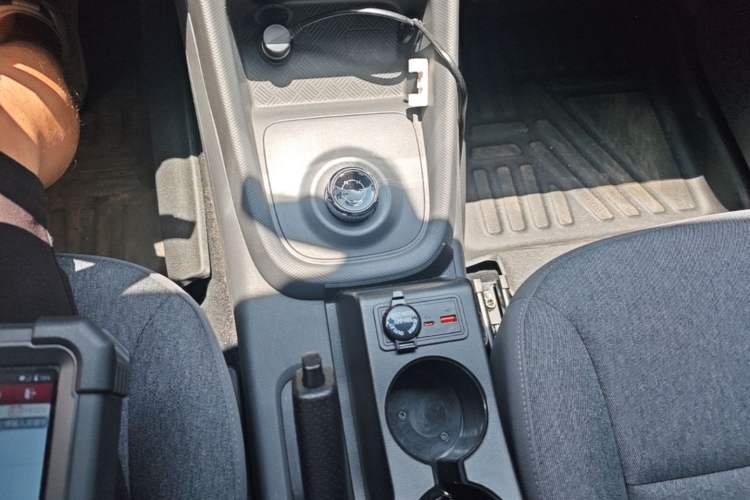 Used Wuling Hongguang New Energy 2024 All-Electric Model 300KM Practical Version Gear Lever