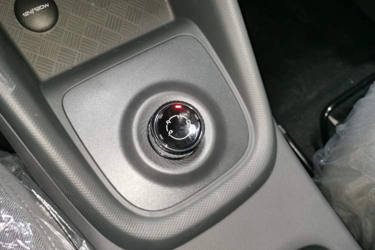 Used Wuling Hongguang New Energy 2024 All-Electric Model 300KM Standard Version Gear Lever