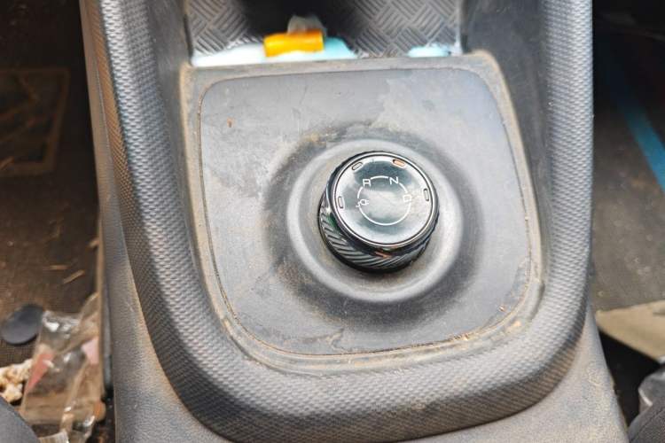 Used Wuling Hongguang New Energy 2024 All-Electric Model 300KM Standard Version Gear Lever