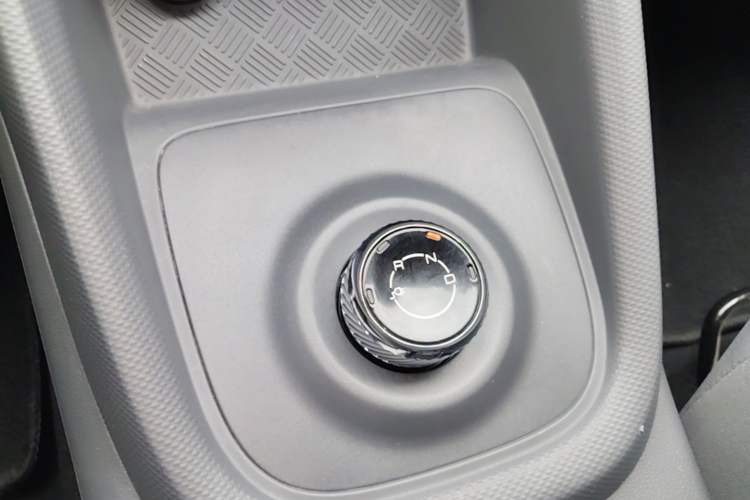 Used Wuling Hongguang New Energy 2024 All-Electric Model 300KM Practical Version Gear Lever