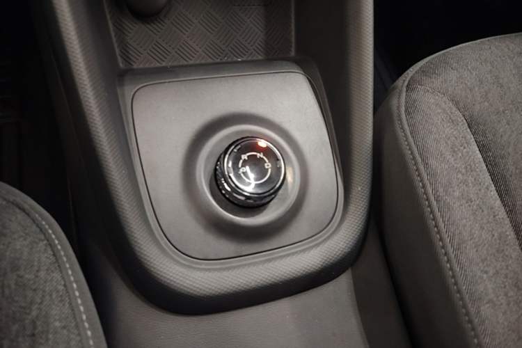 Used Wuling Hongguang New Energy 2024 All-Electric Model 300KM Standard Version Gear Lever