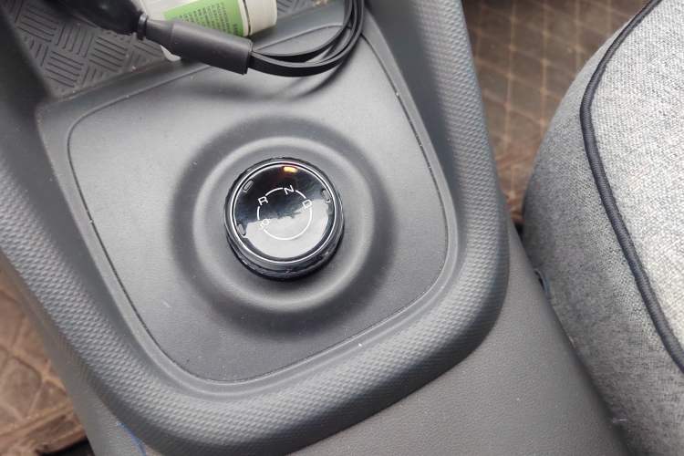 Used Wuling Hongguang New Energy 2024 All-Electric Model 300KM Standard Version Gear Lever