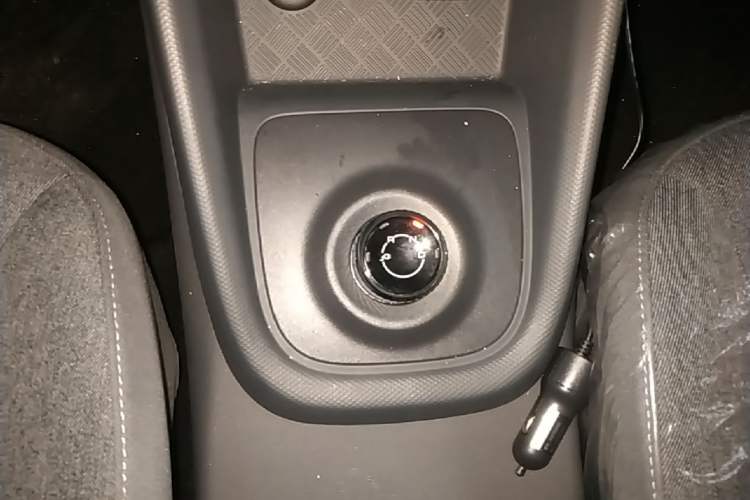 Used Wuling Hongguang New Energy 2024 All-Electric Model 300KM Standard Version Gear Lever