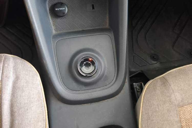 Used Wuling Hongguang New Energy 2024 All-Electric Model 300KM Standard Version Gear Lever