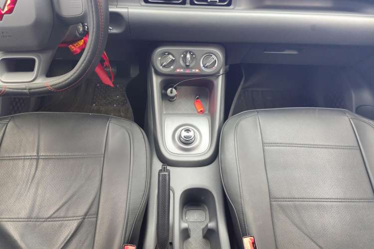 Used Wuling Hongguang New Energy 2024 All-Electric Model 300KM Standard Version Gear Lever