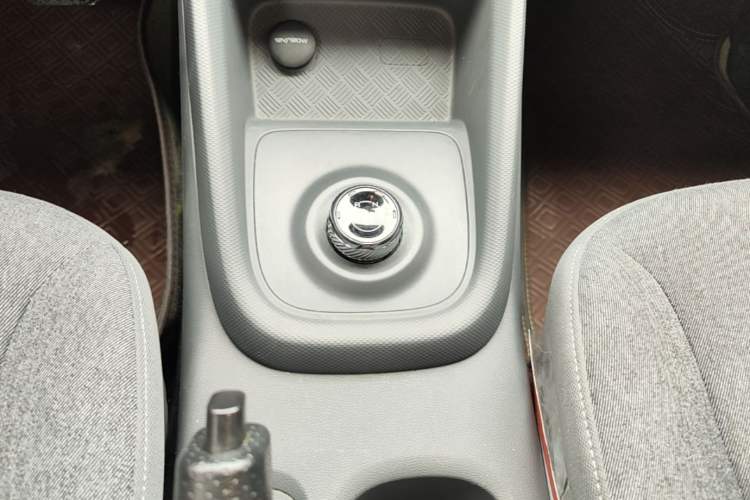 Used Wuling Hongguang New Energy 2024 All-Electric Model 300KM Practical Version Gear Lever