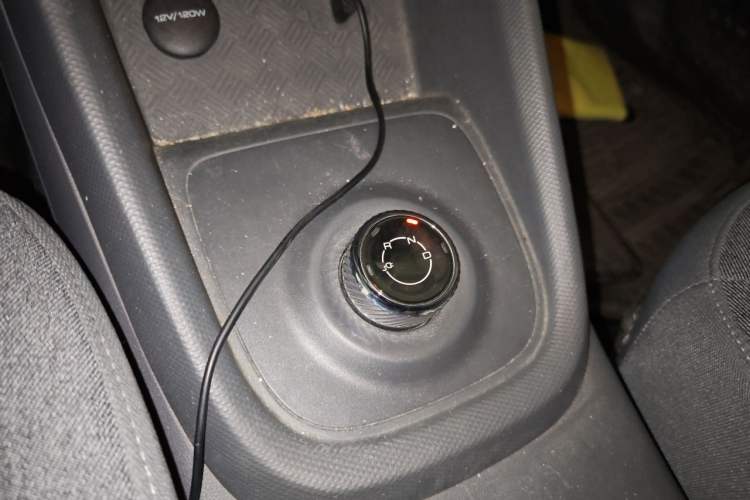 Used Wuling Hongguang New Energy 2024 All-Electric Model 300KM Standard Version Gear Lever