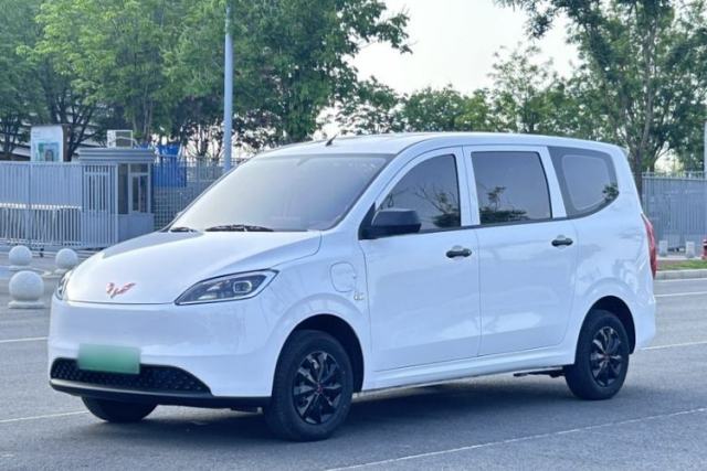 Used Wuling Hongguang New Energy 2024 All-Electric Model 300KM Practical Version