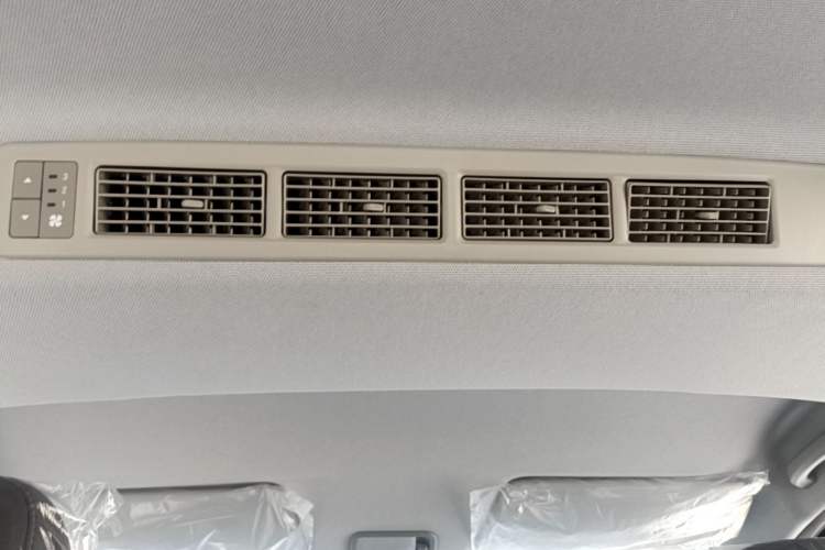 Used Wuling Hongguang New Energy 2024 All-Electric Model 300KM Standard Version Headliner