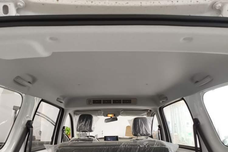 Used Wuling Hongguang New Energy 2024 All-Electric Model 300KM Standard Version Headliner