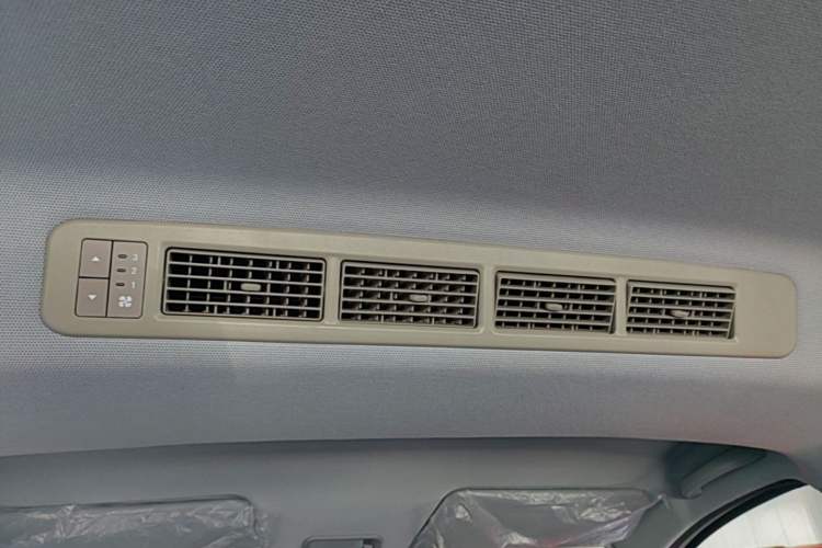 Used Wuling Hongguang New Energy 2024 All-Electric Model 300KM Standard Version Headliner
