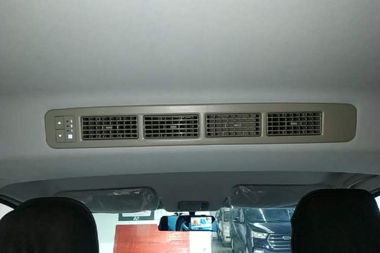 Used Wuling Hongguang New Energy 2024 All-Electric Model 300KM Standard Version Headliner