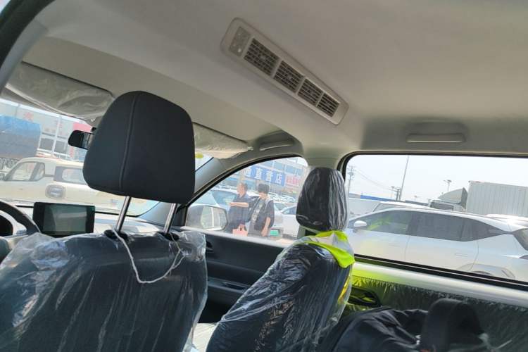 Used Wuling Hongguang New Energy 2024 All-Electric Model 300KM Standard Version Headliner