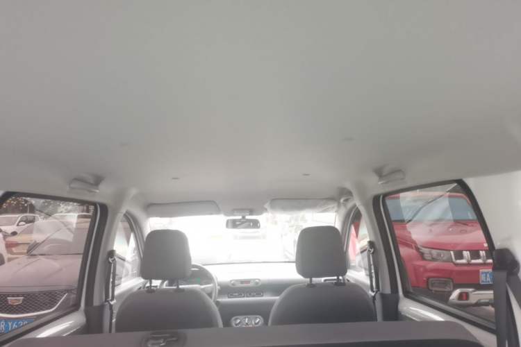 Used Wuling Hongguang New Energy 2024 All-Electric Model 300KM Practical Version Headliner