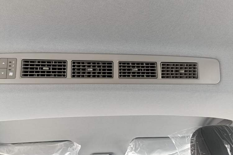 Used Wuling Hongguang New Energy 2024 All-Electric Model 300KM Standard Version Headliner