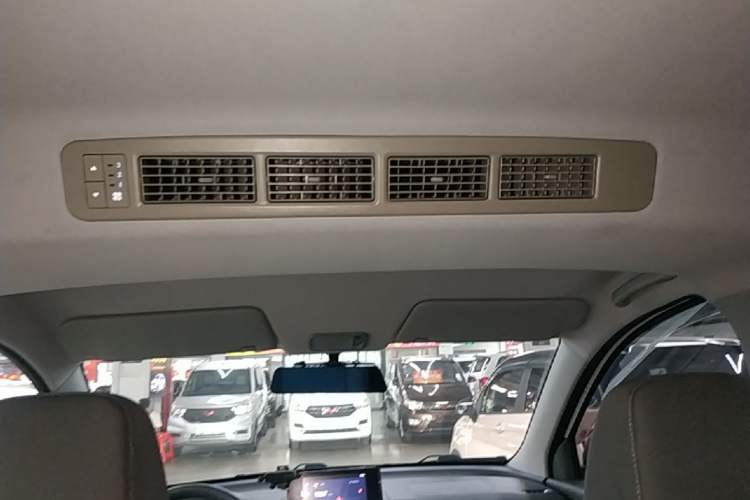 Used Wuling Hongguang New Energy 2024 All-Electric Model 300KM Standard Version Headliner