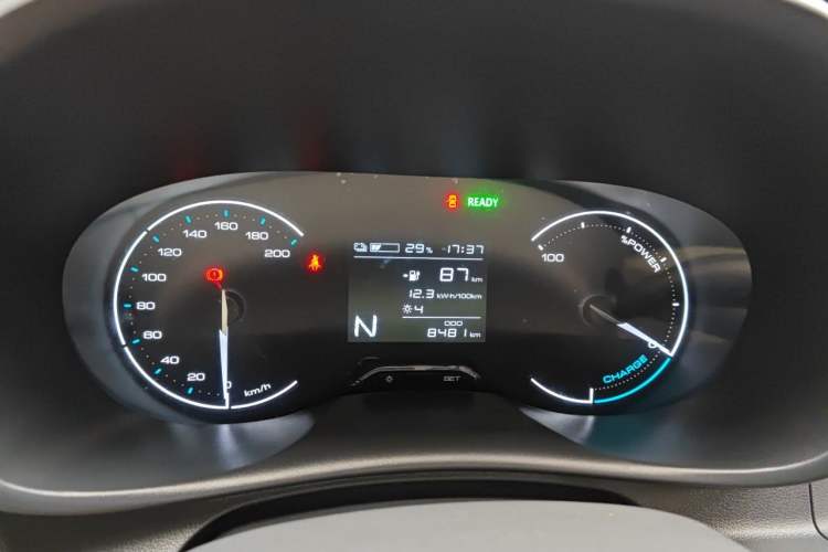 Used Wuling Hongguang New Energy 2024 All-Electric Model 300KM Practical Version Instrument Cluster