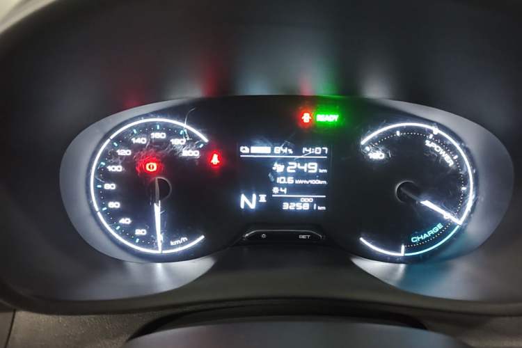 Used Wuling Hongguang New Energy 2024 All-Electric Model 300KM Standard Version Instrument Cluster