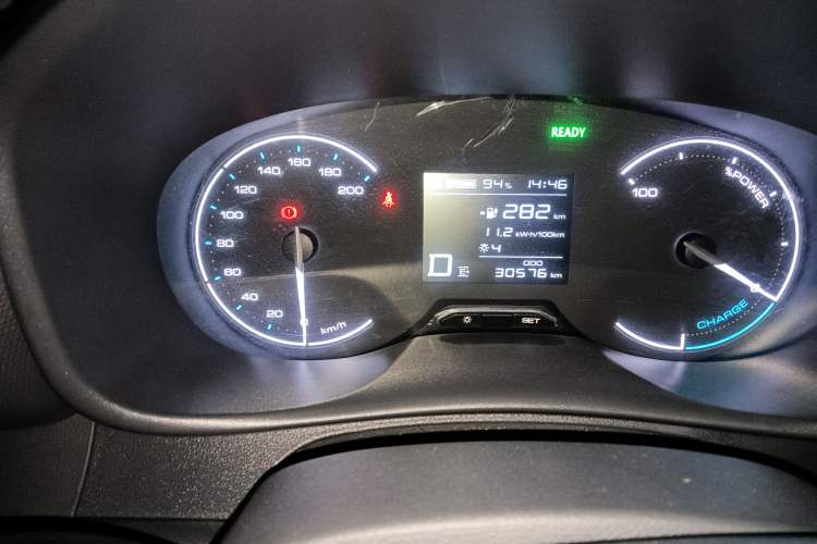 Used Wuling Hongguang New Energy 2024 All-Electric Model 300KM Standard Version Instrument Cluster