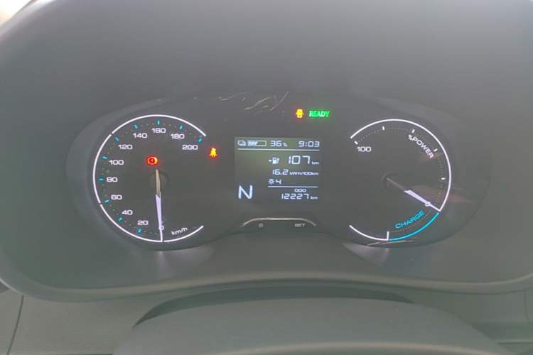 Used Wuling Hongguang New Energy 2024 All-Electric Model 300KM Standard Version Instrument Cluster