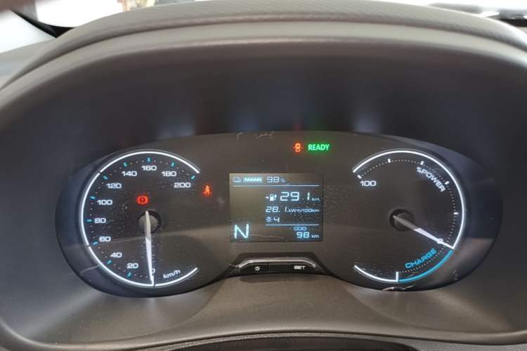 Used Wuling Hongguang New Energy 2024 All-Electric Model 300KM Standard Version Instrument Cluster