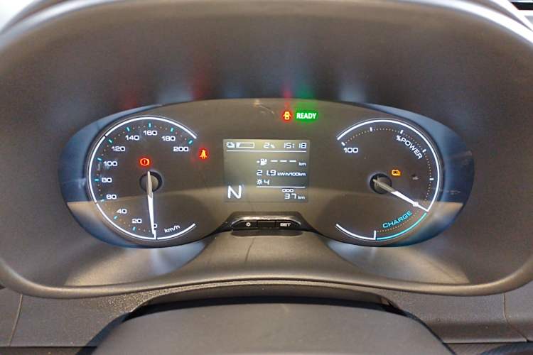 Used Wuling Hongguang New Energy 2024 All-Electric Model 300KM Standard Version Instrument Cluster