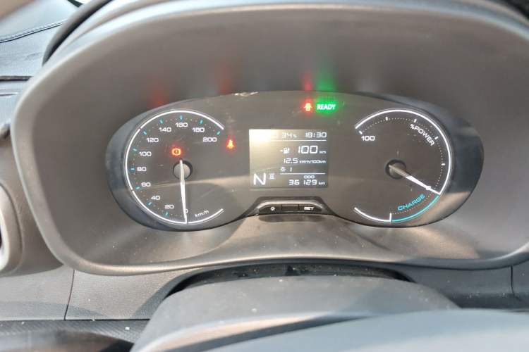 Used Wuling Hongguang New Energy 2024 All-Electric Model 300KM Standard Version Instrument Cluster