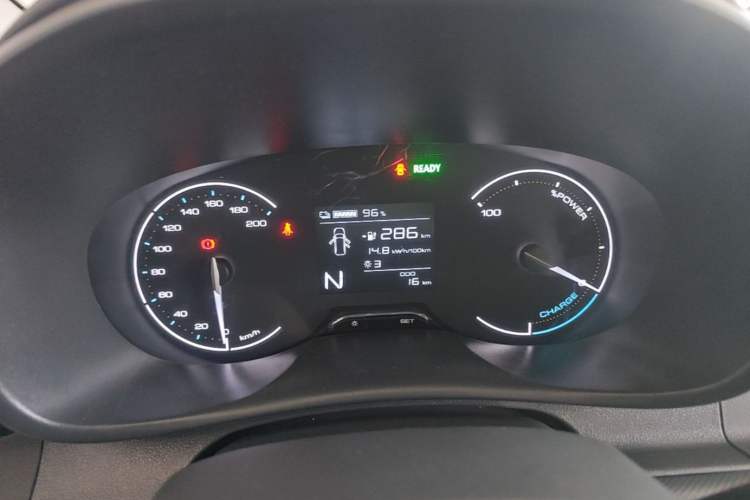 Used Wuling Hongguang New Energy 2024 All-Electric Model 300KM Practical Version Instrument Cluster