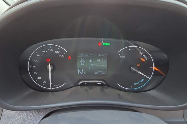 Used Wuling Hongguang New Energy 2024 All-Electric Model 300KM Standard Version Instrument Cluster