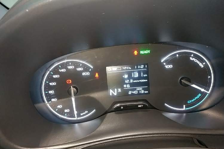 Used Wuling Hongguang New Energy 2024 All-Electric Model 300KM Standard Version Instrument Cluster