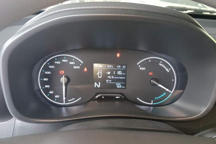 Used Wuling Hongguang New Energy 2024 All-Electric Model 300KM Standard Version Instrument Cluster