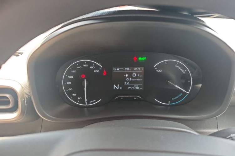 Used Wuling Hongguang New Energy 2024 All-Electric Model 300KM Practical Version Instrument Cluster