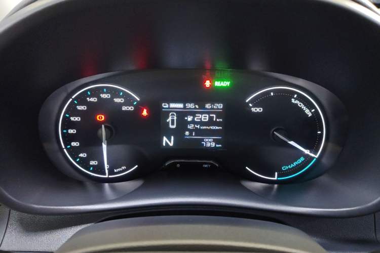 Used Wuling Hongguang New Energy 2024 All-Electric Model 300KM Practical Version Instrument Cluster