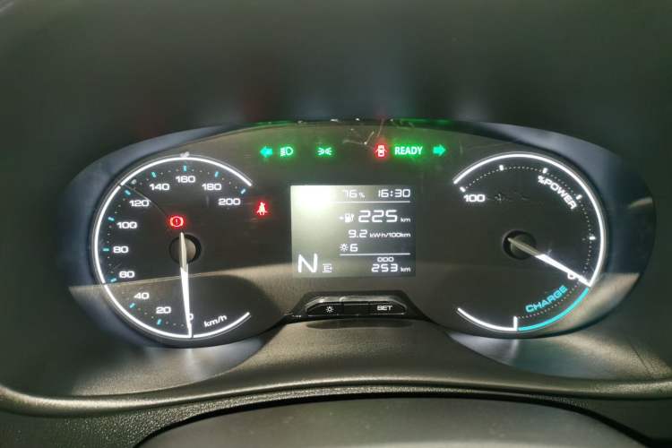 Used Wuling Hongguang New Energy 2024 All-Electric Model 300KM Standard Version Instrument Cluster