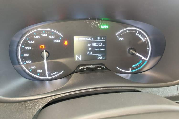 Used Wuling Hongguang New Energy 2024 All-Electric Model 300KM Standard Version Instrument Cluster
