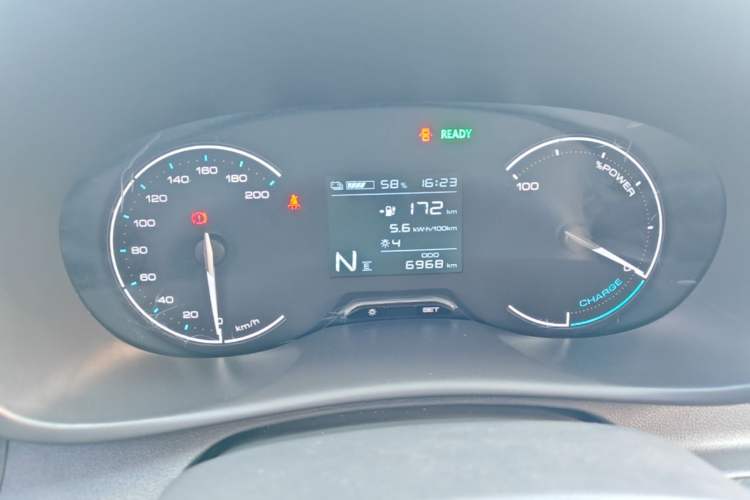 Used Wuling Hongguang New Energy 2024 All-Electric Model 300KM Standard Version Instrument Cluster