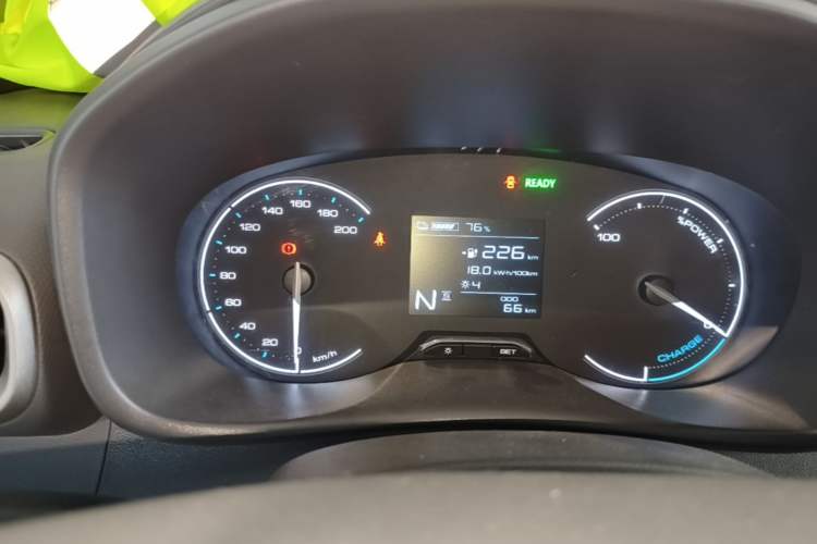 Used Wuling Hongguang New Energy 2024 All-Electric Model 300KM Standard Version Instrument Cluster