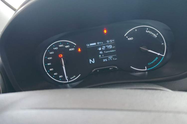Used Wuling Hongguang New Energy 2024 All-Electric Model 300KM Practical Version Instrument Cluster