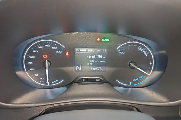 Used Wuling Hongguang New Energy 2024 All-Electric Model 300KM Standard Version Instrument Cluster