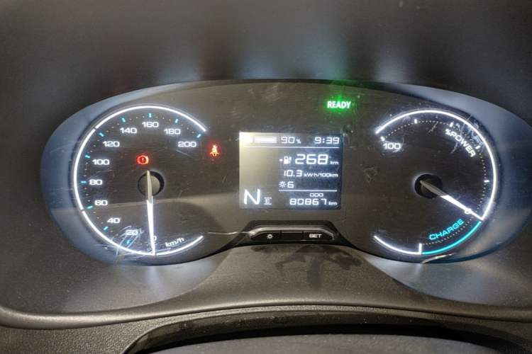 Used Wuling Hongguang New Energy 2024 All-Electric Model 300KM Standard Version Instrument Cluster