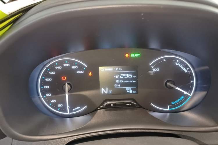 Used Wuling Hongguang New Energy 2024 All-Electric Model 300KM Standard Version Instrument Cluster