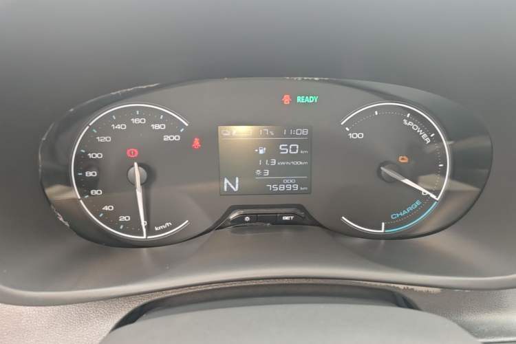 Used Wuling Hongguang New Energy 2024 All-Electric Model 300KM Standard Version Instrument Cluster