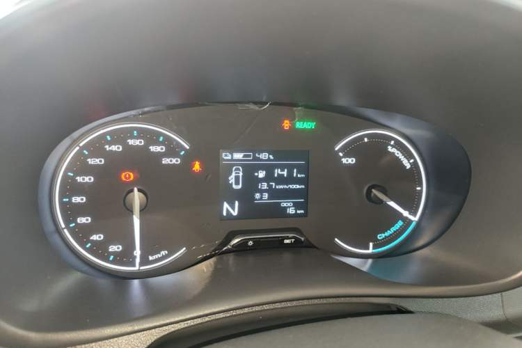 Used Wuling Hongguang New Energy 2024 All-Electric Model 300KM Practical Version Instrument Cluster
