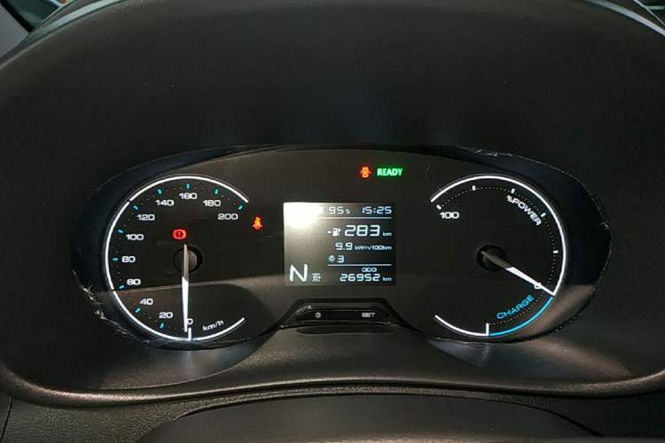 Used Wuling Hongguang New Energy 2024 All-Electric Model 300KM Standard Version Instrument Cluster