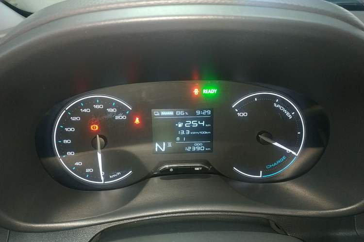 Used Wuling Hongguang New Energy 2024 All-Electric Model 300KM Standard Version Instrument Cluster