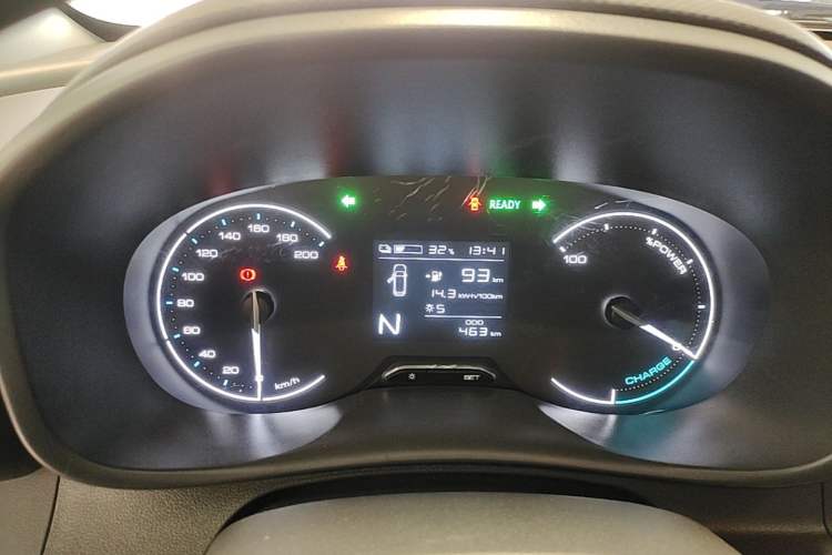 Used Wuling Hongguang New Energy 2024 All-Electric Model 300KM Standard Version Instrument Cluster