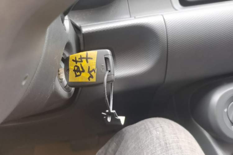 Used Wuling Hongguang New Energy 2024 All-Electric Model 300KM Practical Version Interior 1