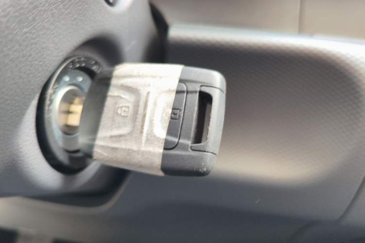 Used Wuling Hongguang New Energy 2024 All-Electric Model 300KM Standard Version Interior 1